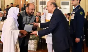 Liaqat posthumously awarded for foiling suicide attack